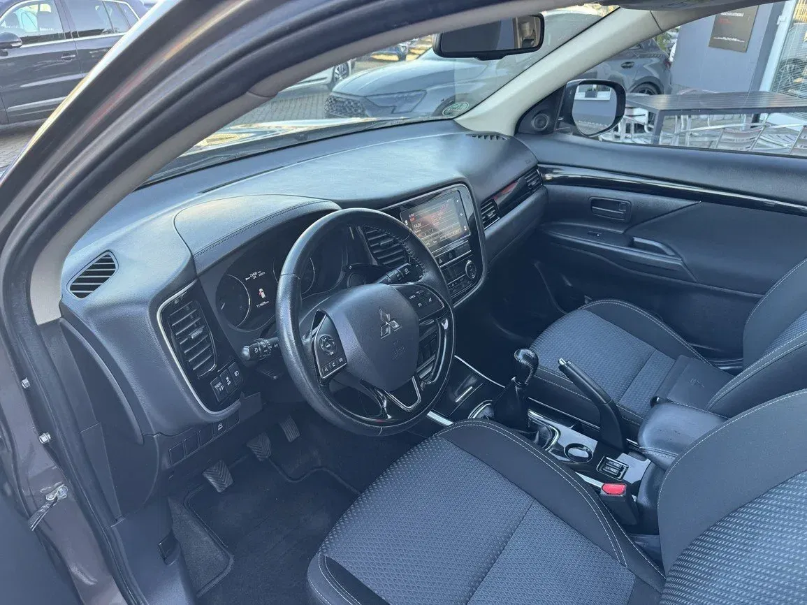 Mitsubishi Outlander - Náhled 23