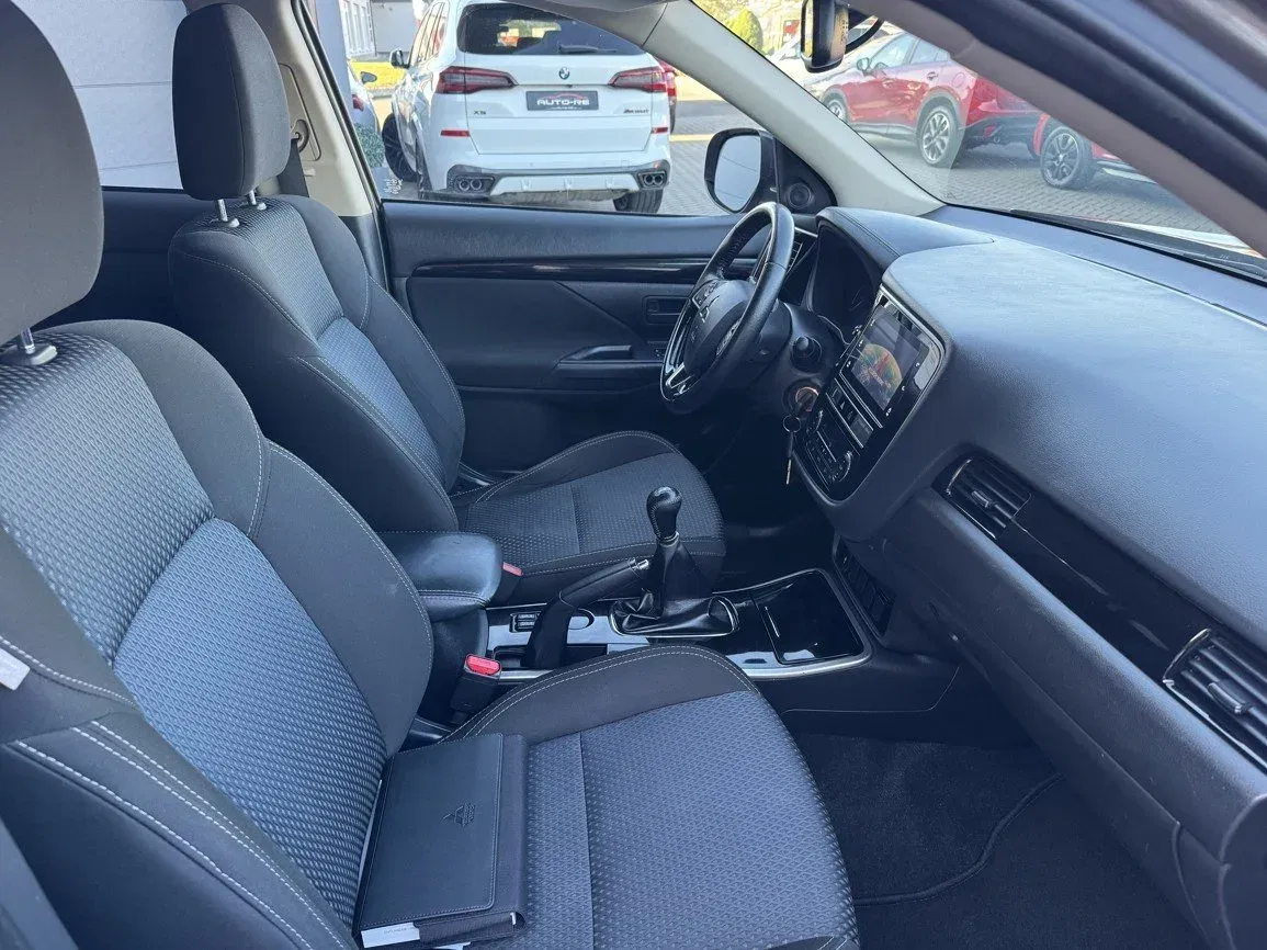 Mitsubishi Outlander - Náhled 13