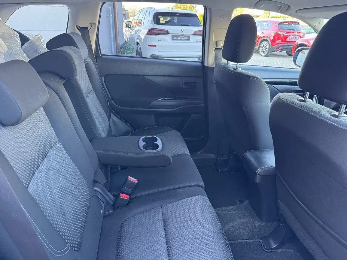 Mitsubishi Outlander - Náhled 17