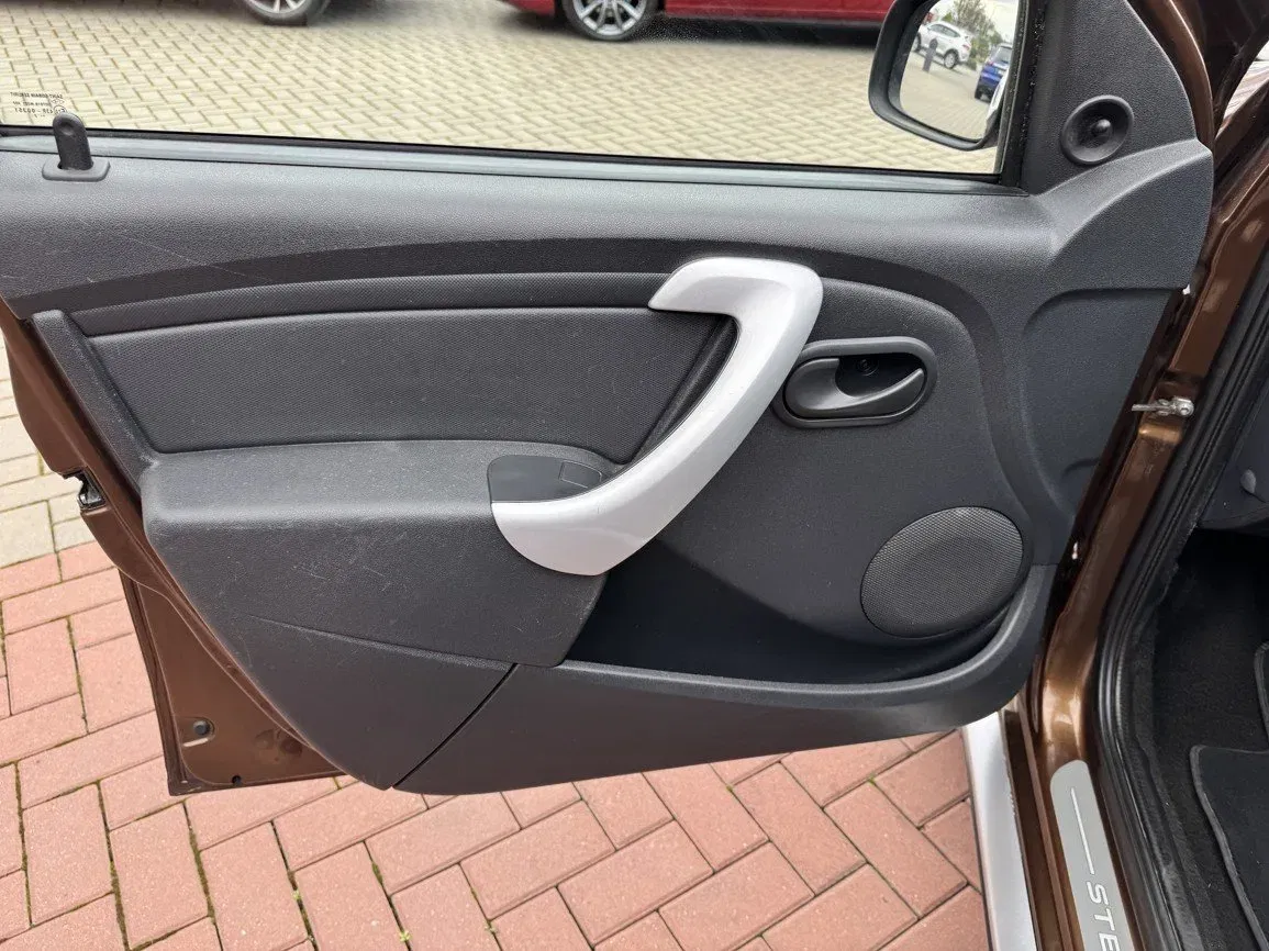 Dacia Sandero - Náhled 27