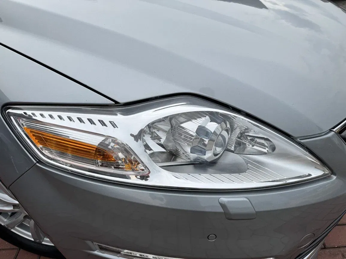 Ford Mondeo - Náhled 40