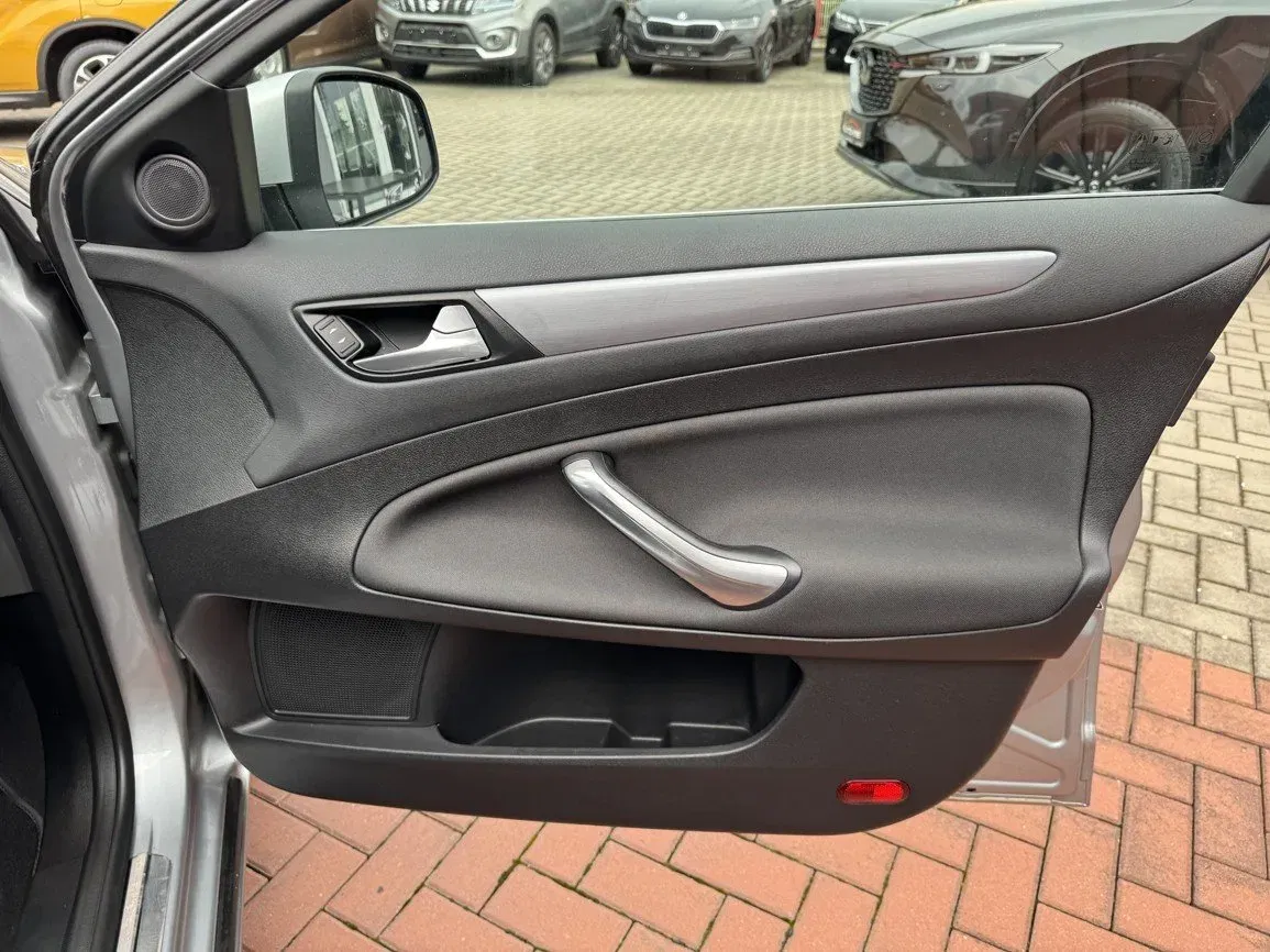 Ford Mondeo - Náhled 18