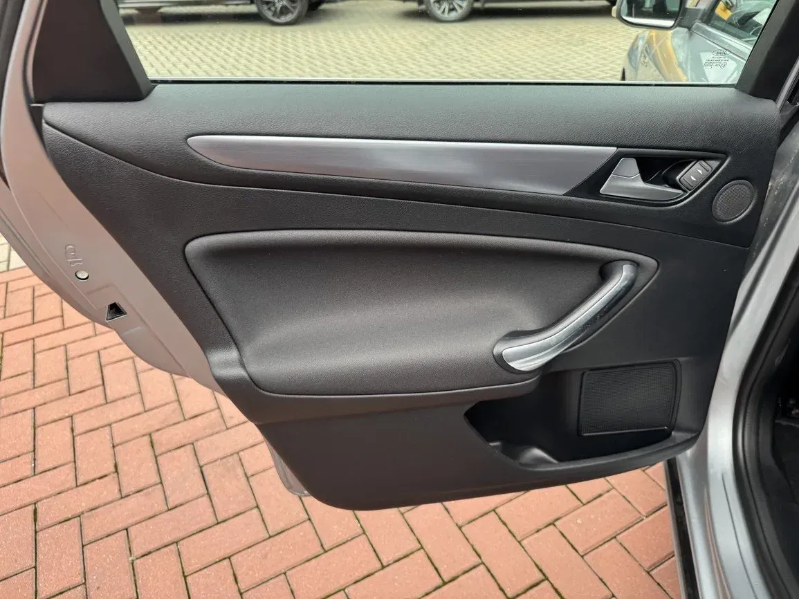 Ford Mondeo - Náhled 23