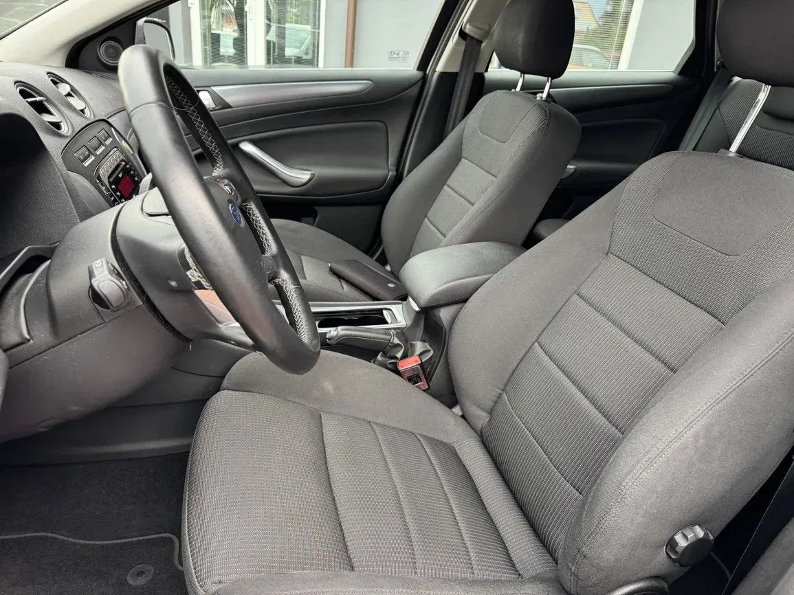 Ford Mondeo - Náhled 25