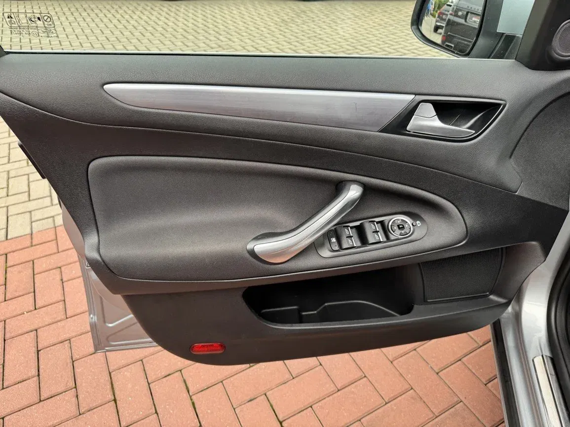 Ford Mondeo - Náhled 26