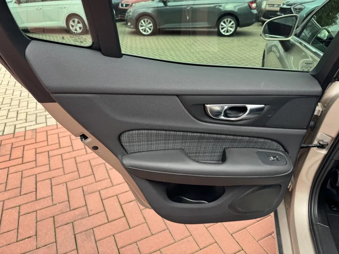 Volvo S60 - Náhled 23