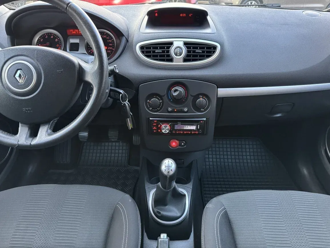 Renault Clio - Náhled 8