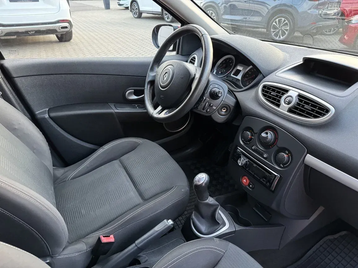 Renault Clio - Náhled 13