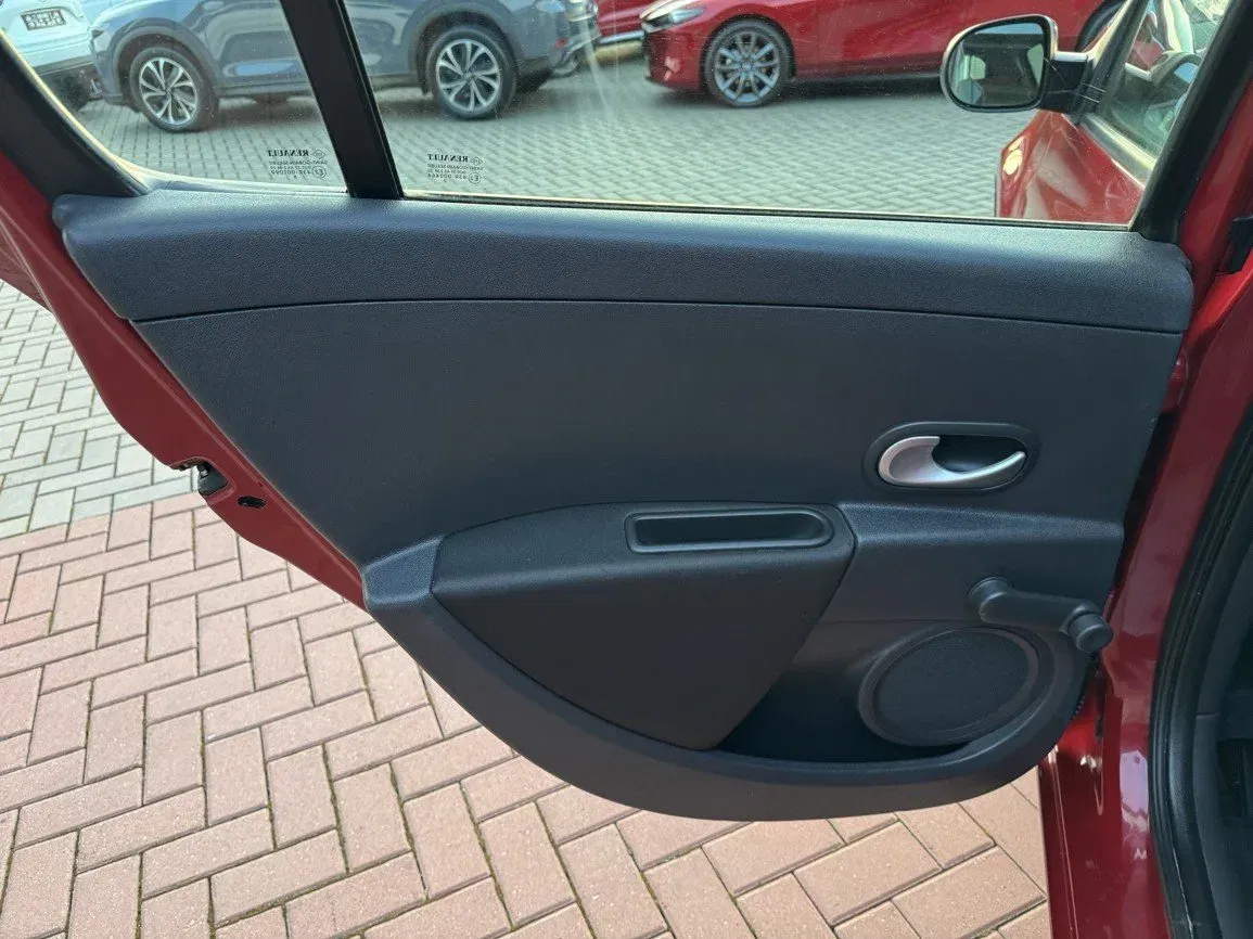 Renault Clio - Náhled 22