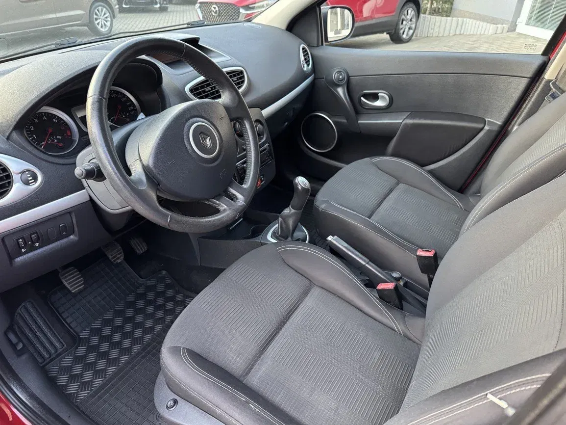 Renault Clio - Náhled 23