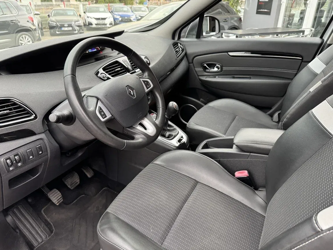 Renault Grand Scénic - Náhled 24