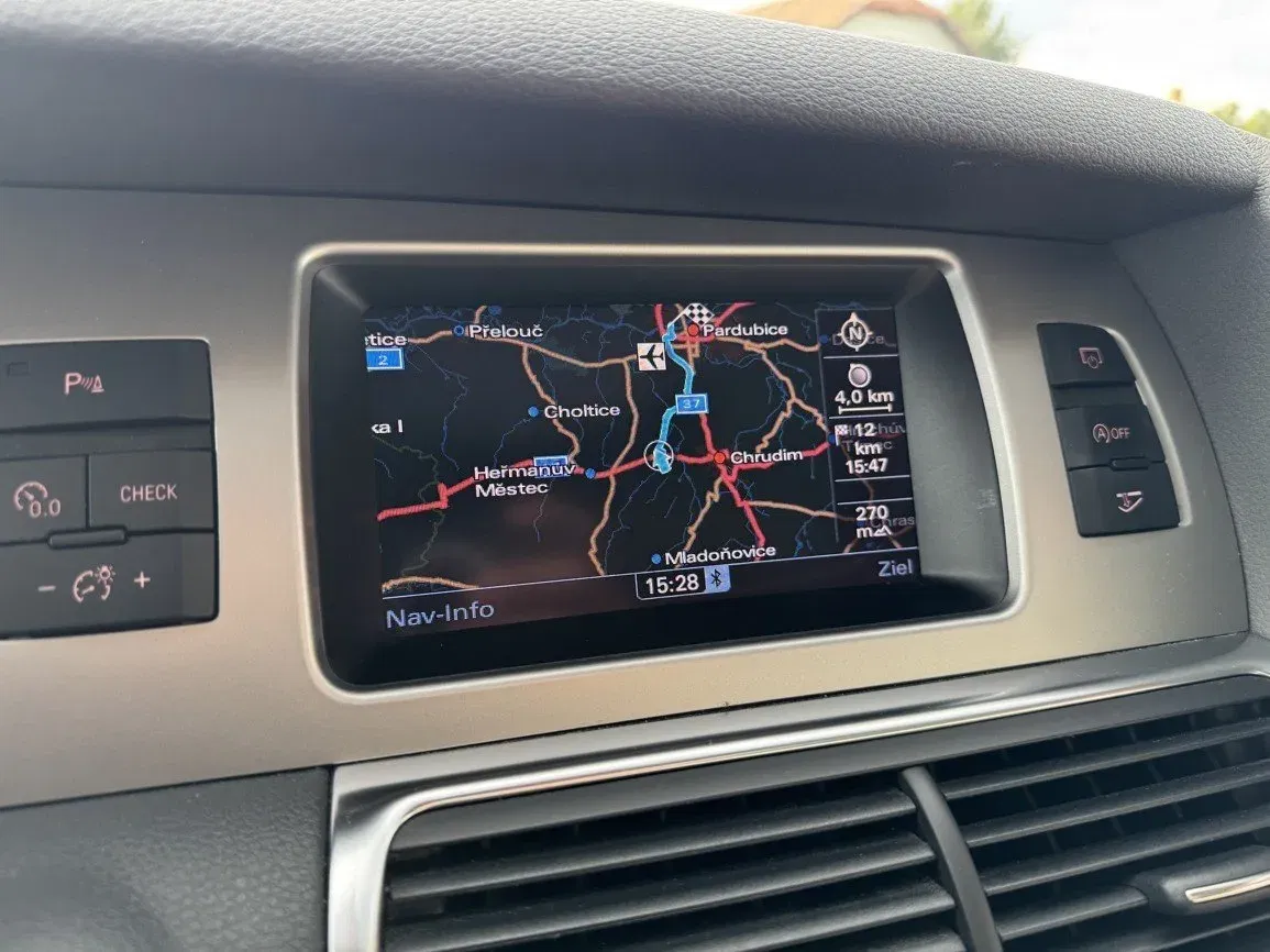 Audi Q7 - Náhled 10