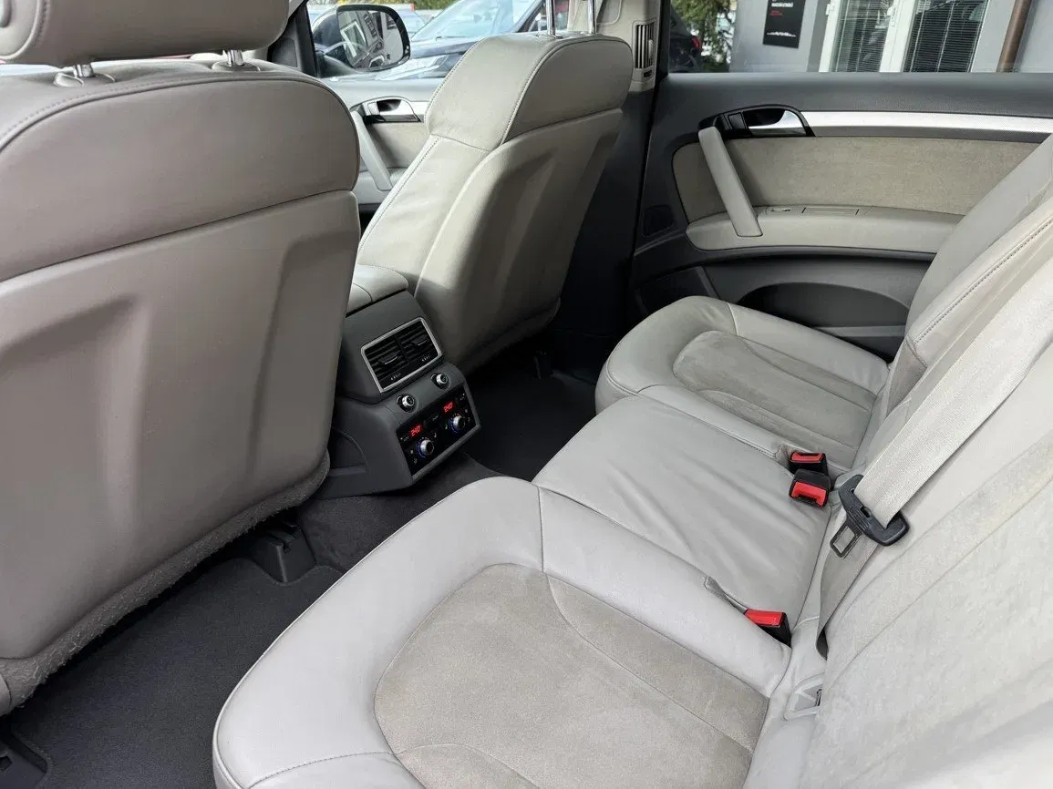 Audi Q7 - Náhled 26