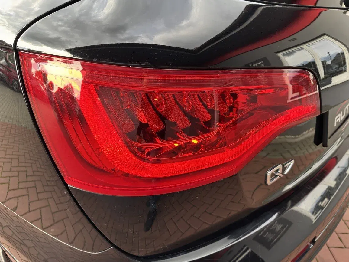 Audi Q7 - Náhled 43