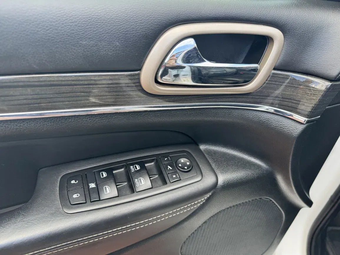 Jeep Grand Cherokee - Náhled 27