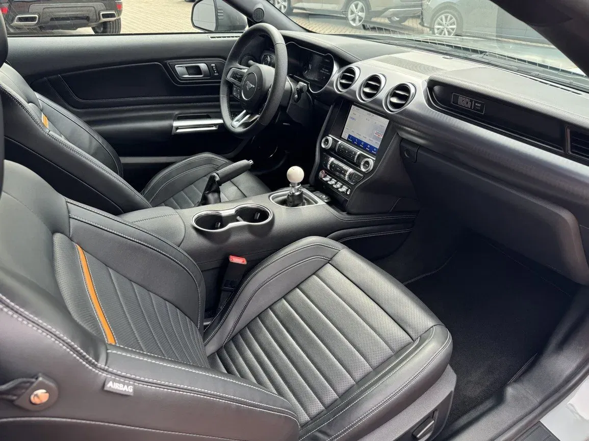 Ford Mustang - Náhled 17