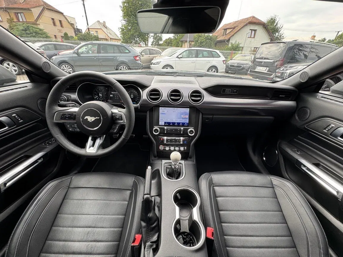 Ford Mustang - Náhled 6