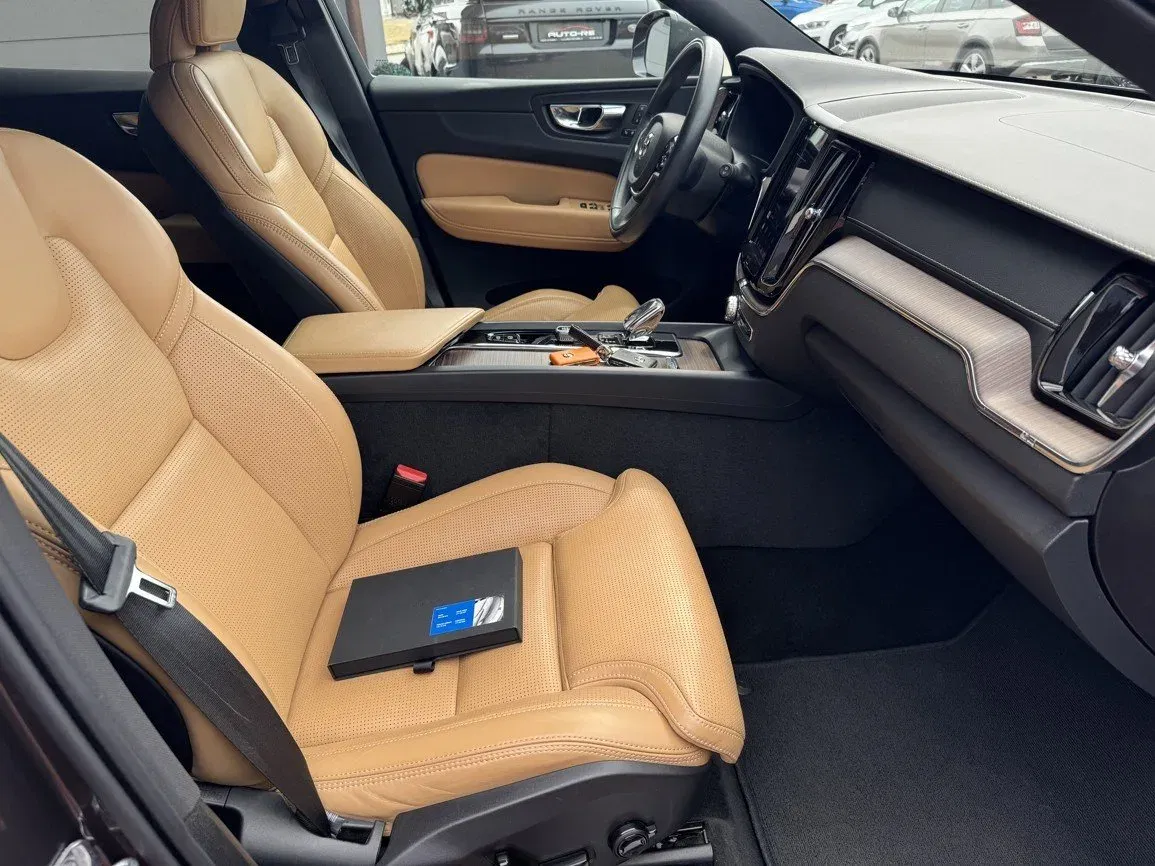 Volvo XC60 - Náhled 18