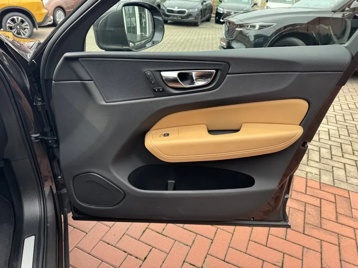 Volvo XC60 - Náhled 20