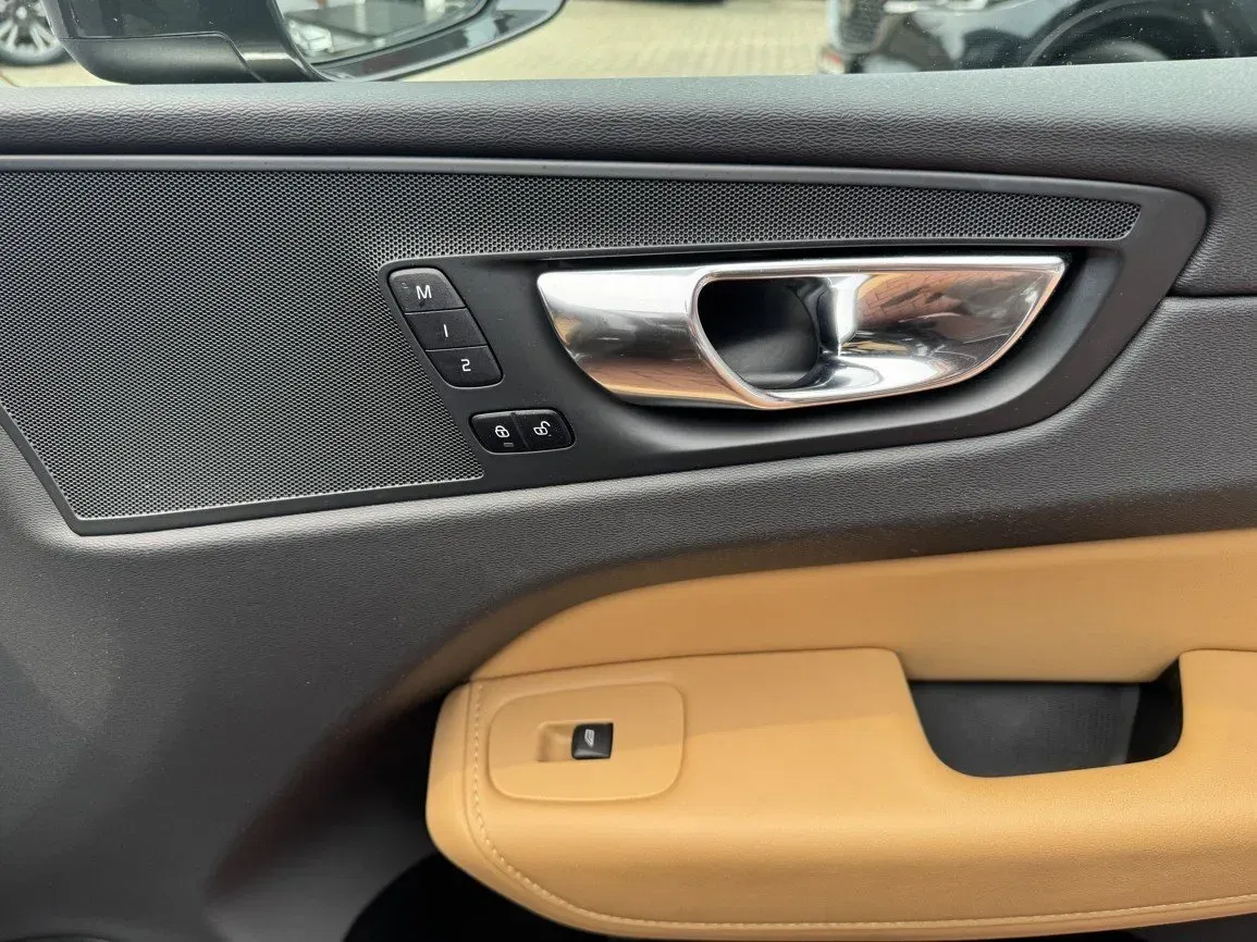 Volvo XC60 - Náhled 21