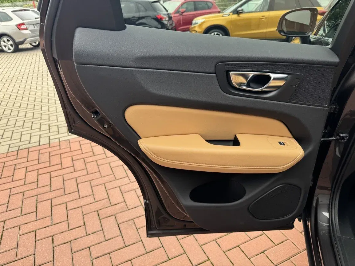 Volvo XC60 - Náhled 26