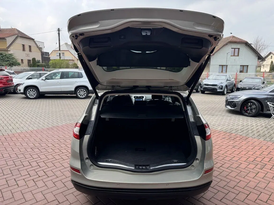 Ford Mondeo - Náhled 19