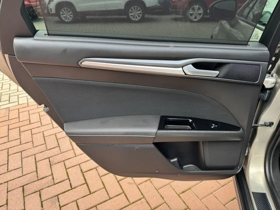 Ford Mondeo - Náhled 23