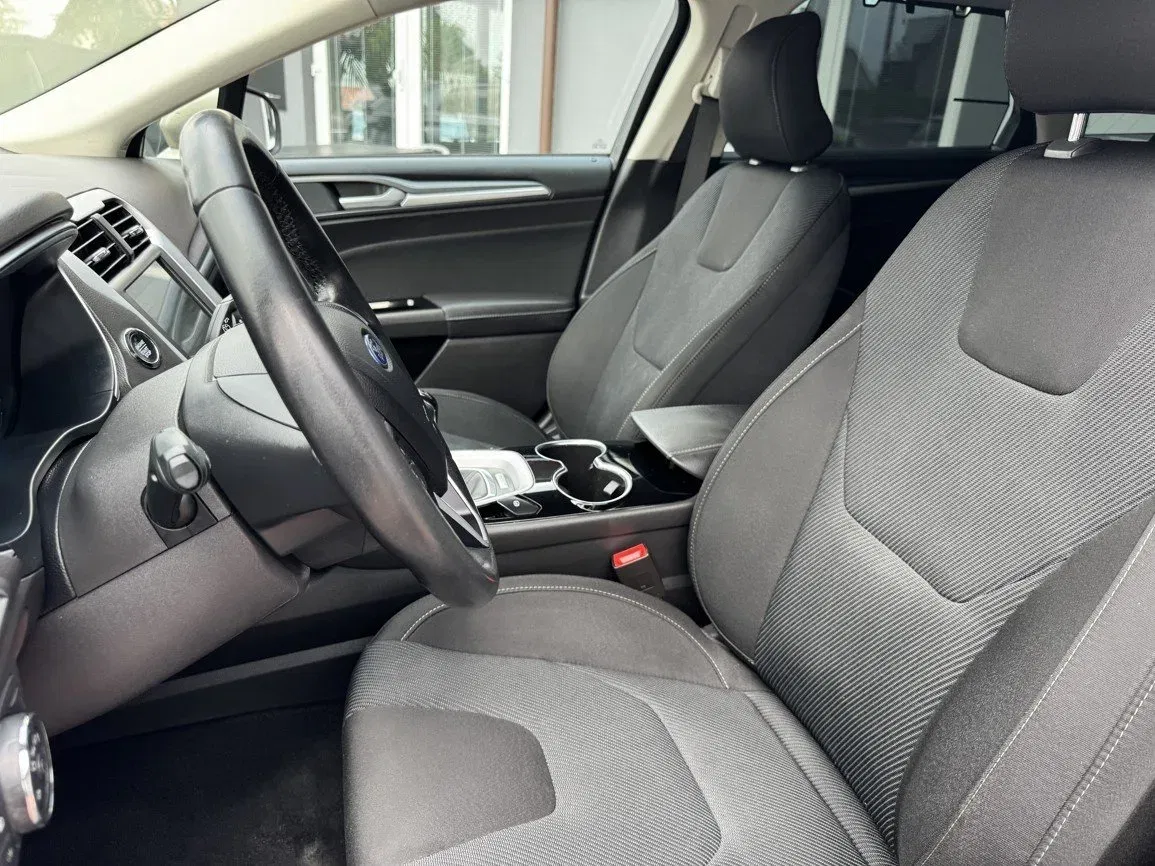 Ford Mondeo - Náhled 25