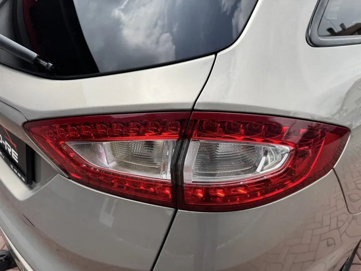Ford Mondeo - Náhled 38