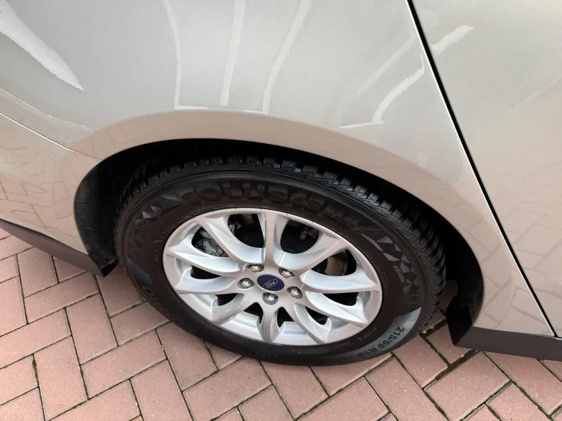 Ford Mondeo - Náhled 45