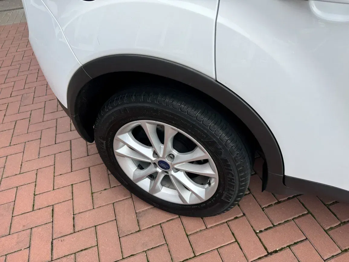 Ford Kuga - Náhled 47