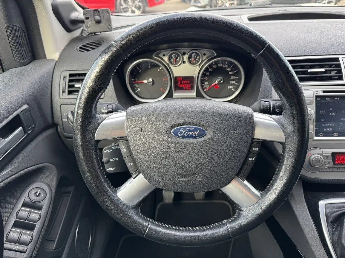 Ford Kuga - Náhled 7