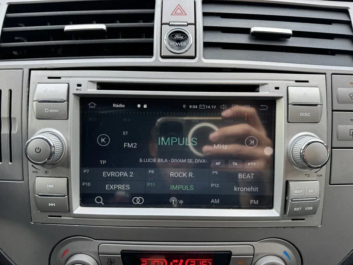 Ford Kuga - Náhled 12