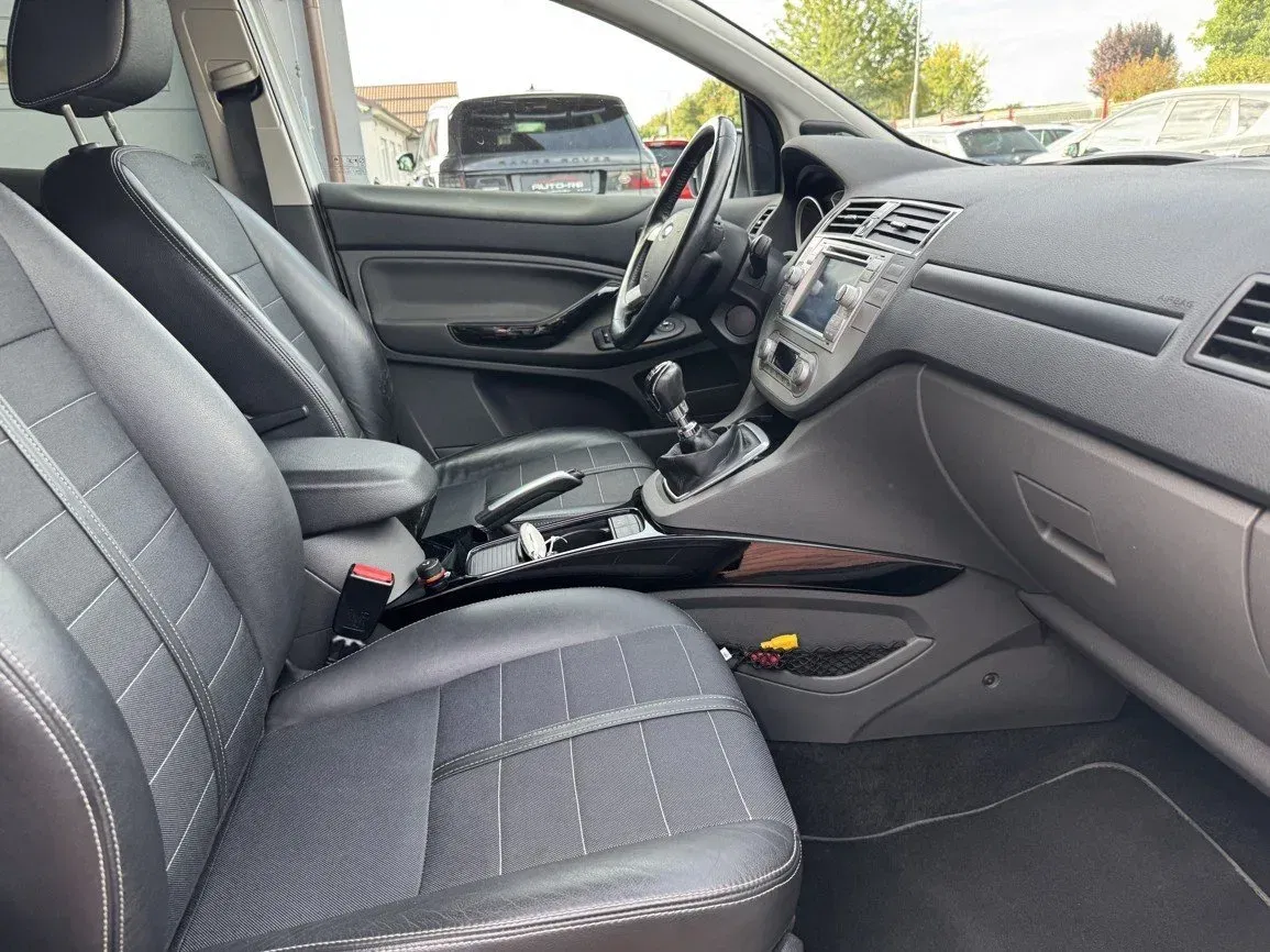 Ford Kuga - Náhled 17