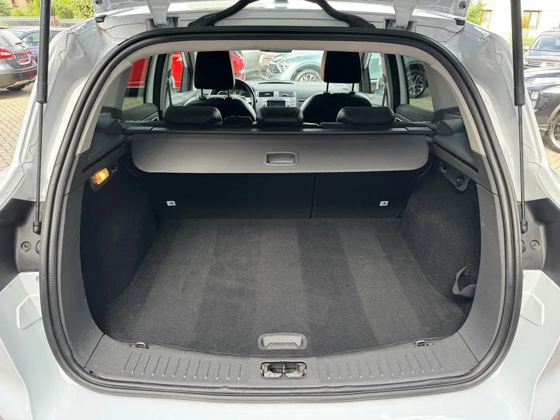Ford Kuga - Náhled 22