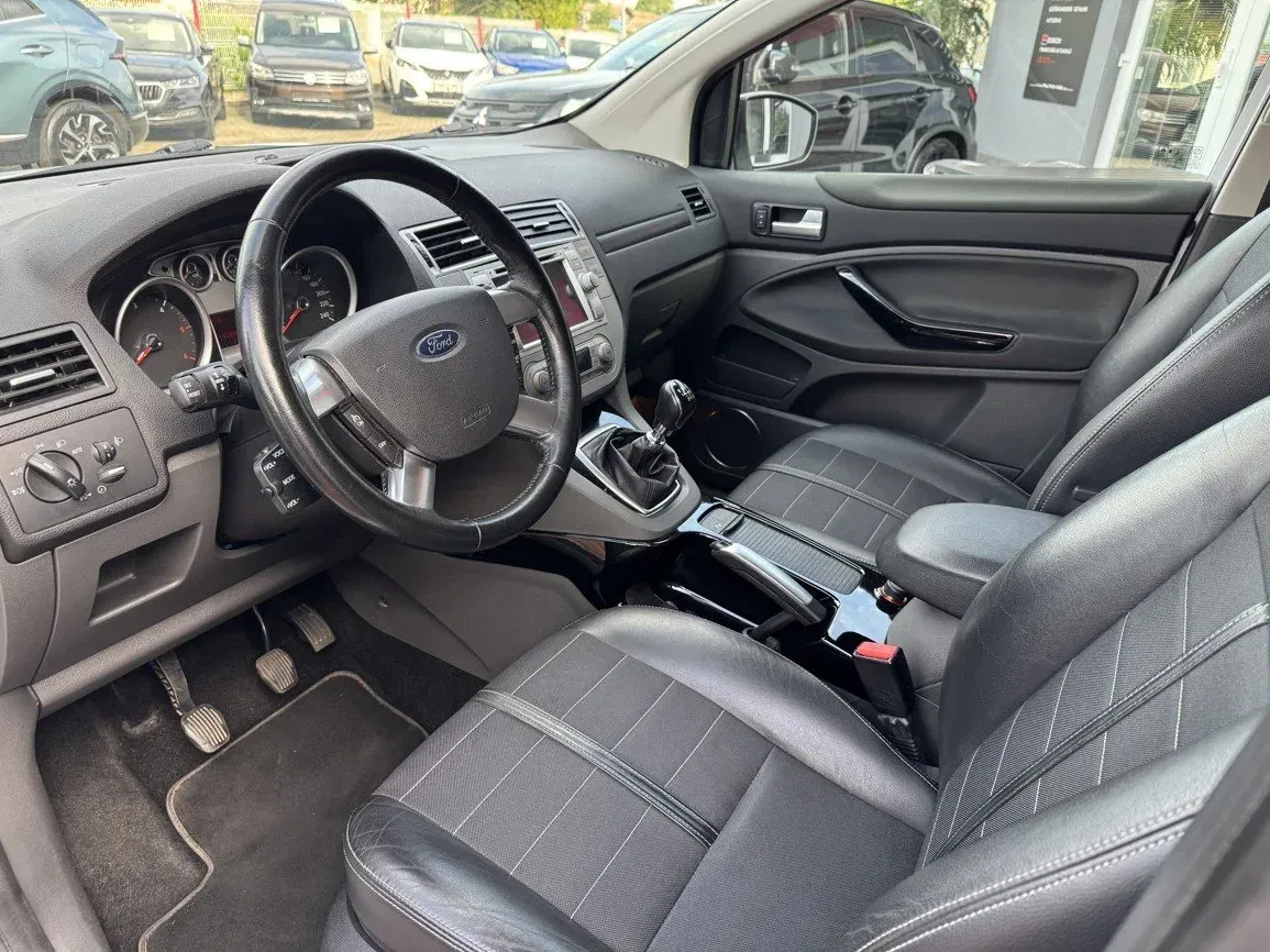 Ford Kuga - Náhled 25