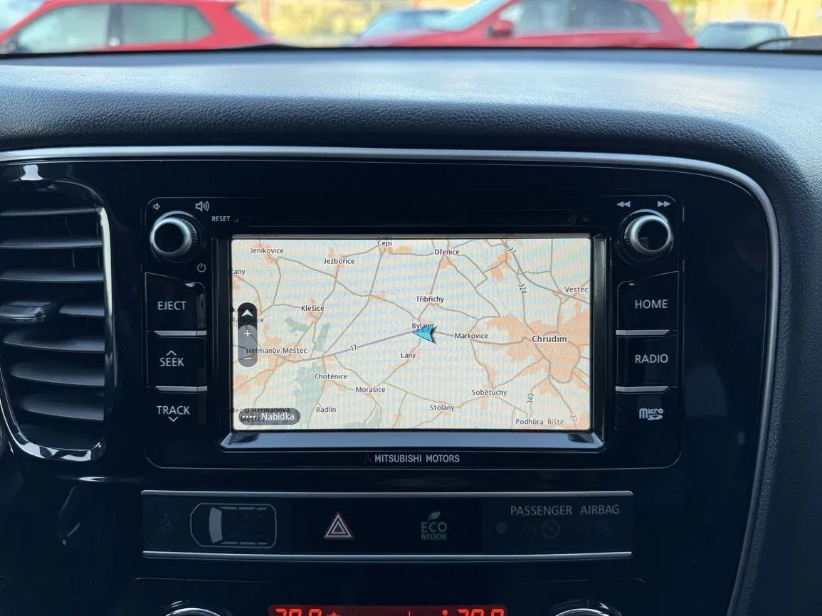 Mitsubishi Outlander - Náhled 13