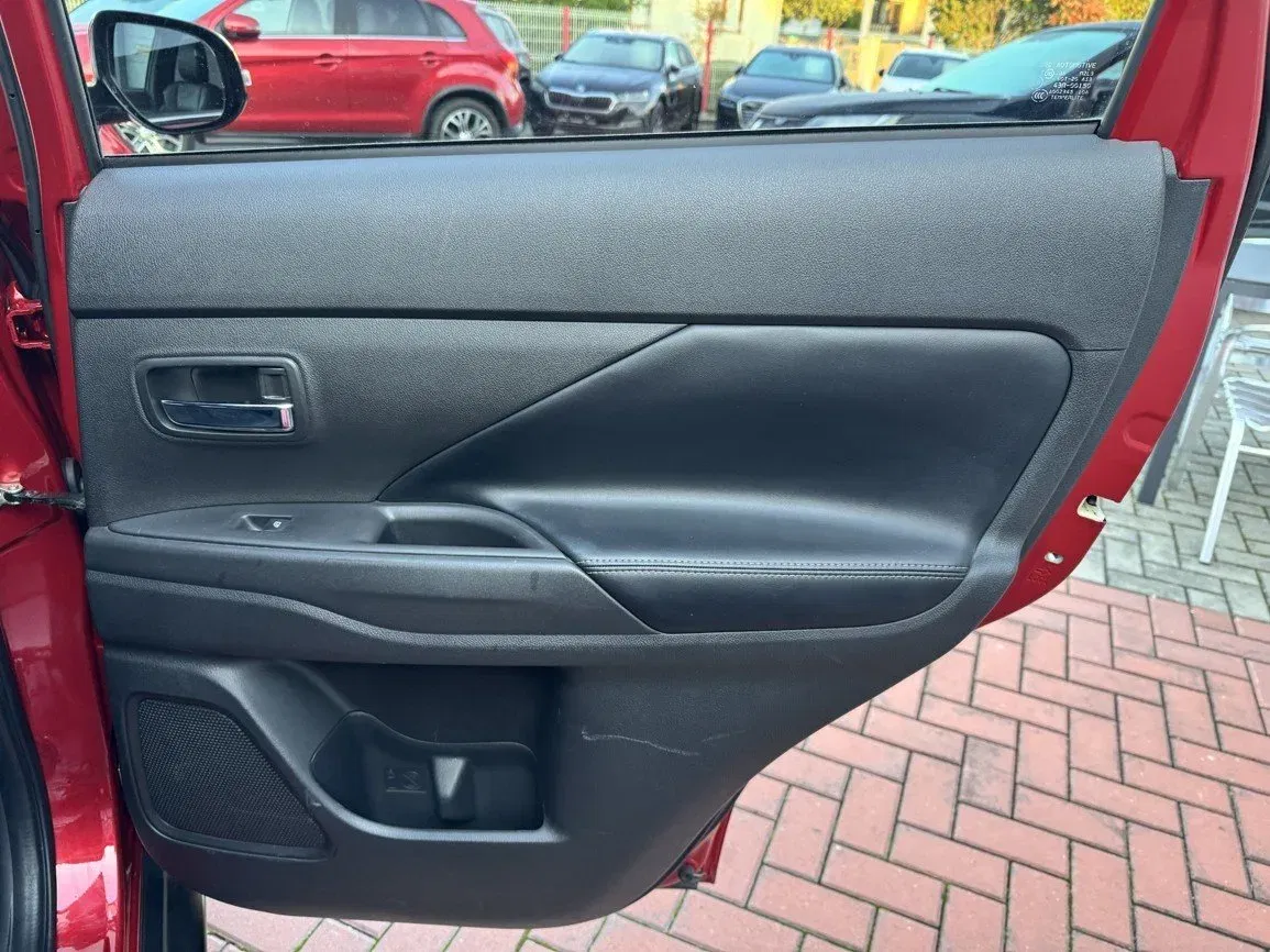 Mitsubishi Outlander - Náhled 20