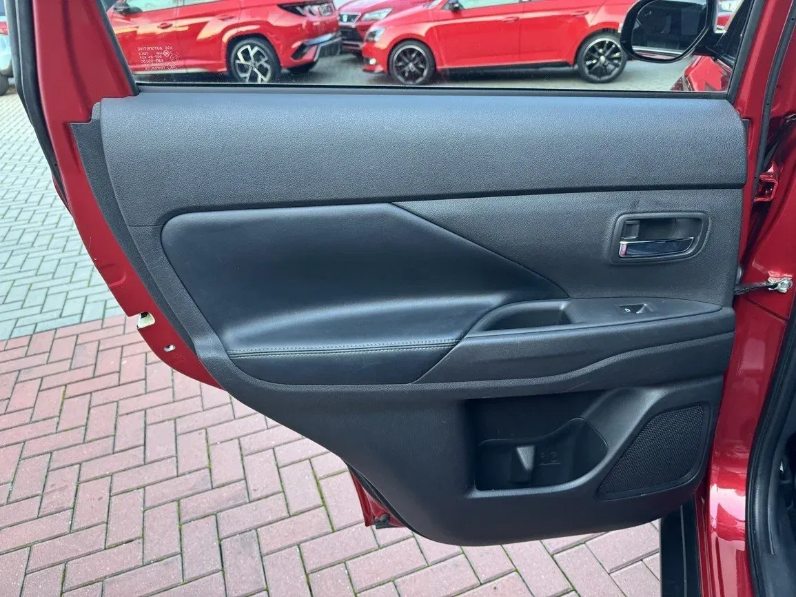 Mitsubishi Outlander - Náhled 24