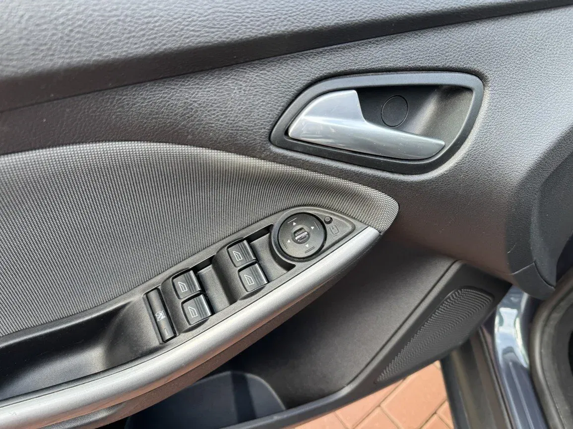 Ford Focus - Náhled 25