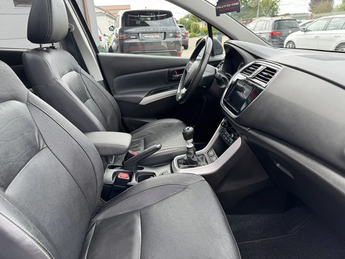 Suzuki SX4 S-Cross - Náhled 19
