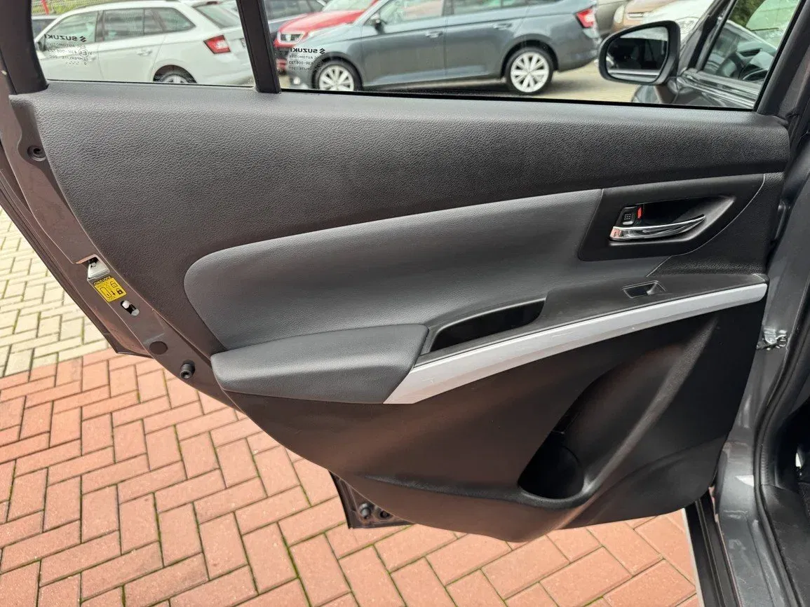 Suzuki SX4 S-Cross - Náhled 25