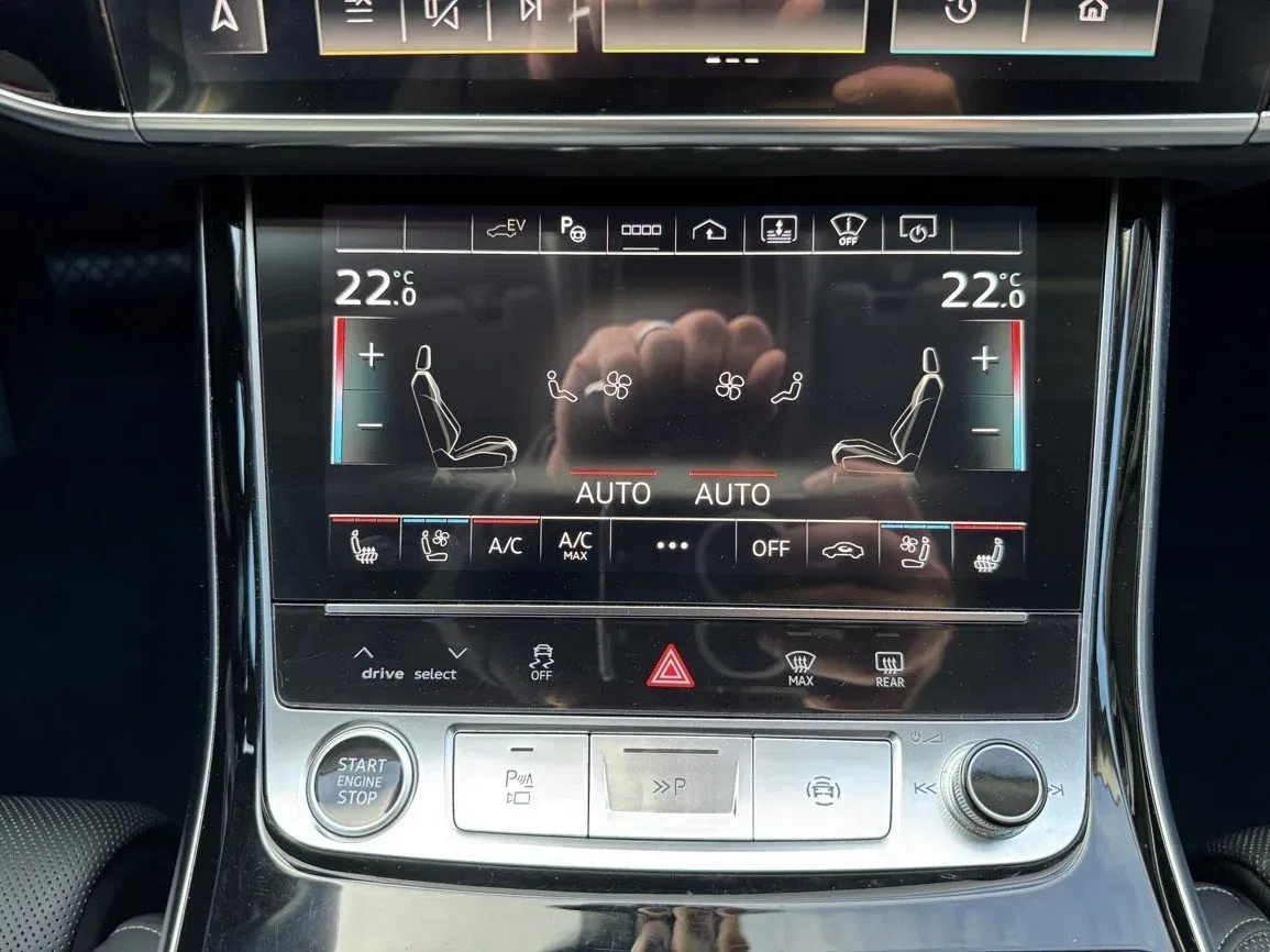 Audi A8 - Náhled 9