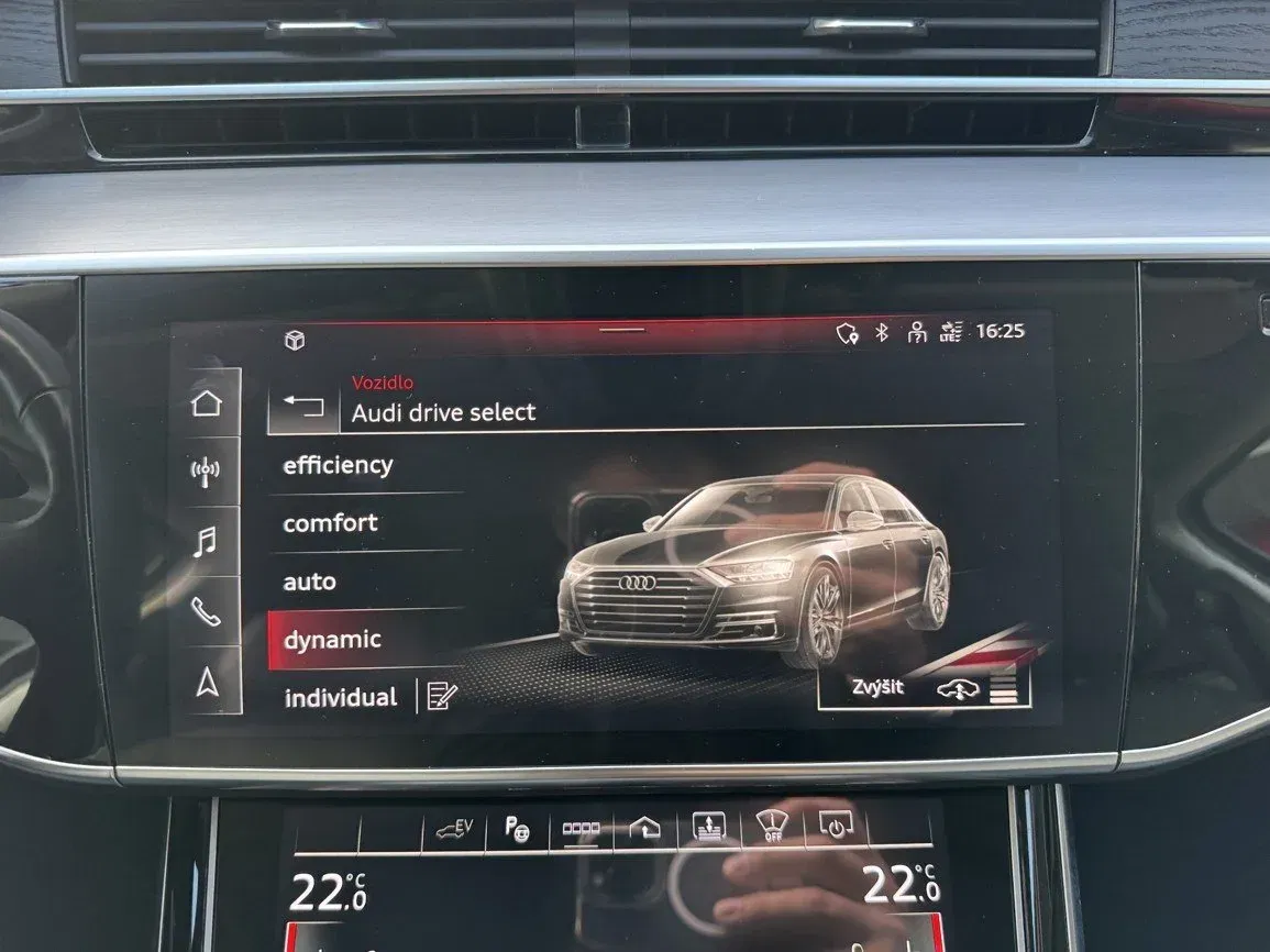Audi A8 - Náhled 12