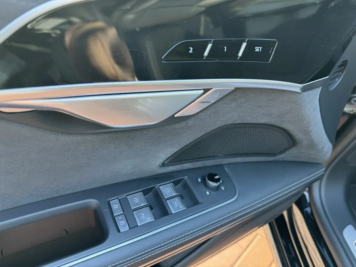 Audi A8 - Náhled 31
