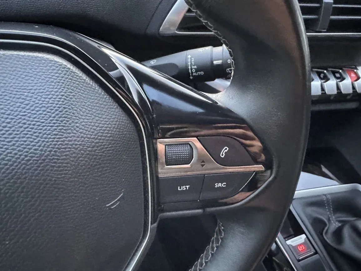 Peugeot 5008 - Náhled 8