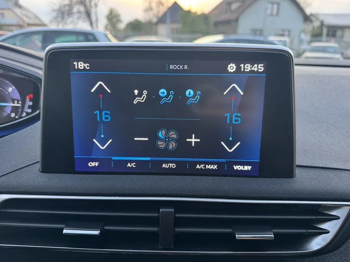Peugeot 5008 - Náhled 11
