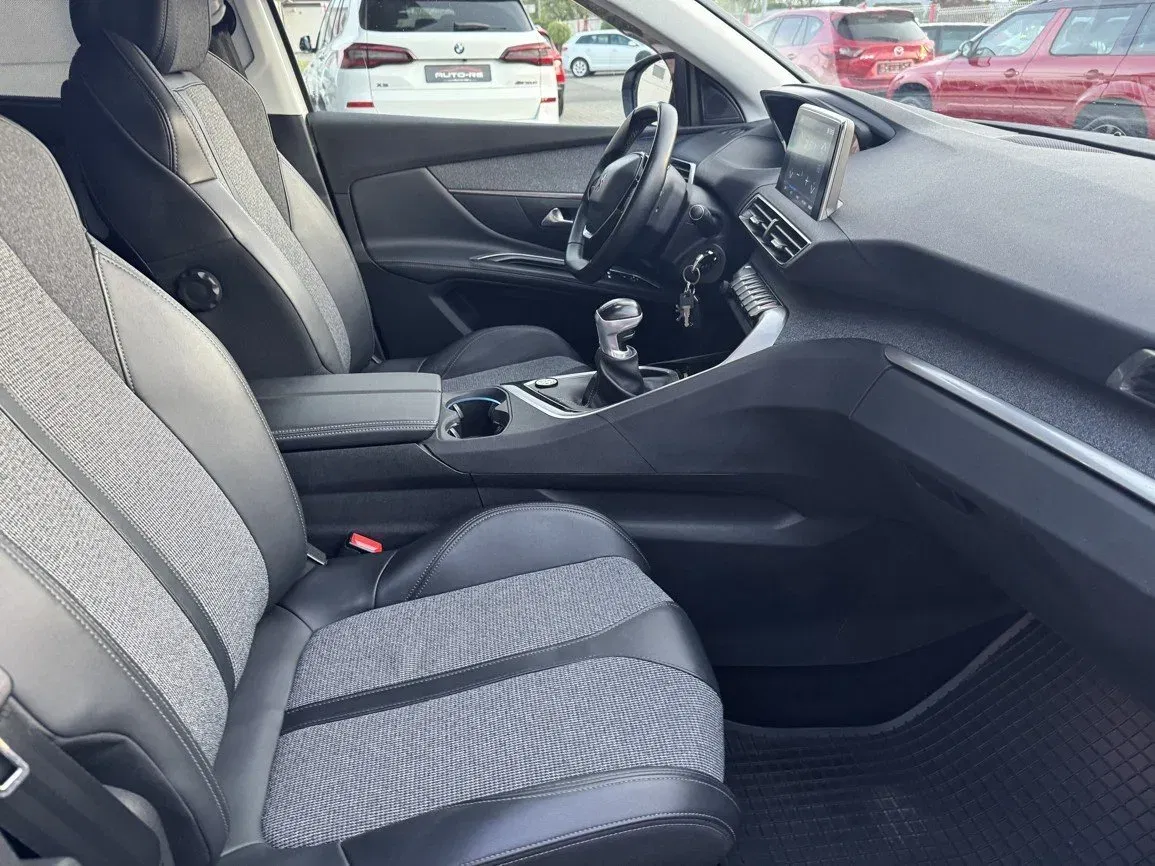 Peugeot 5008 - Náhled 16