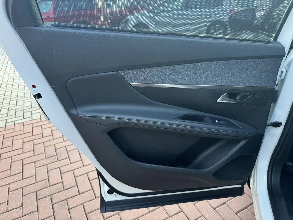 Peugeot 5008 - Náhled 24