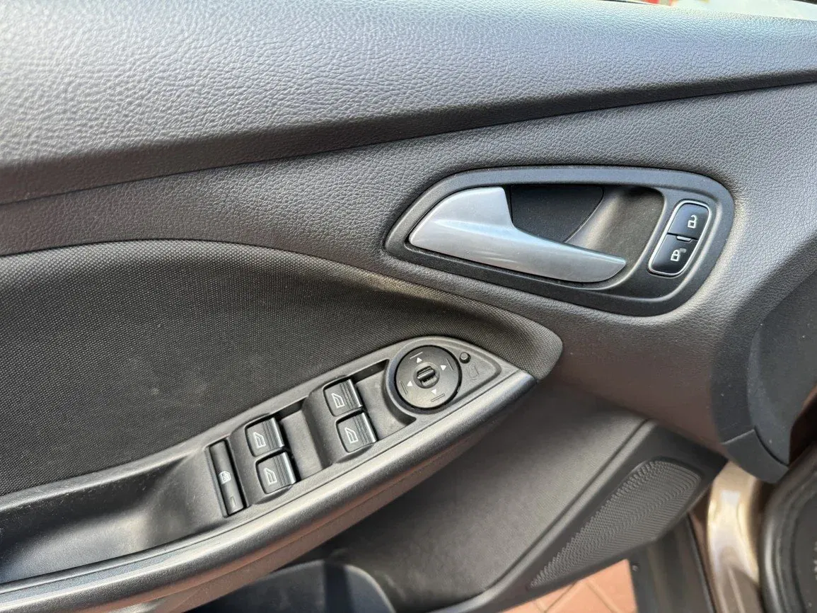 Ford Focus - Náhled 26
